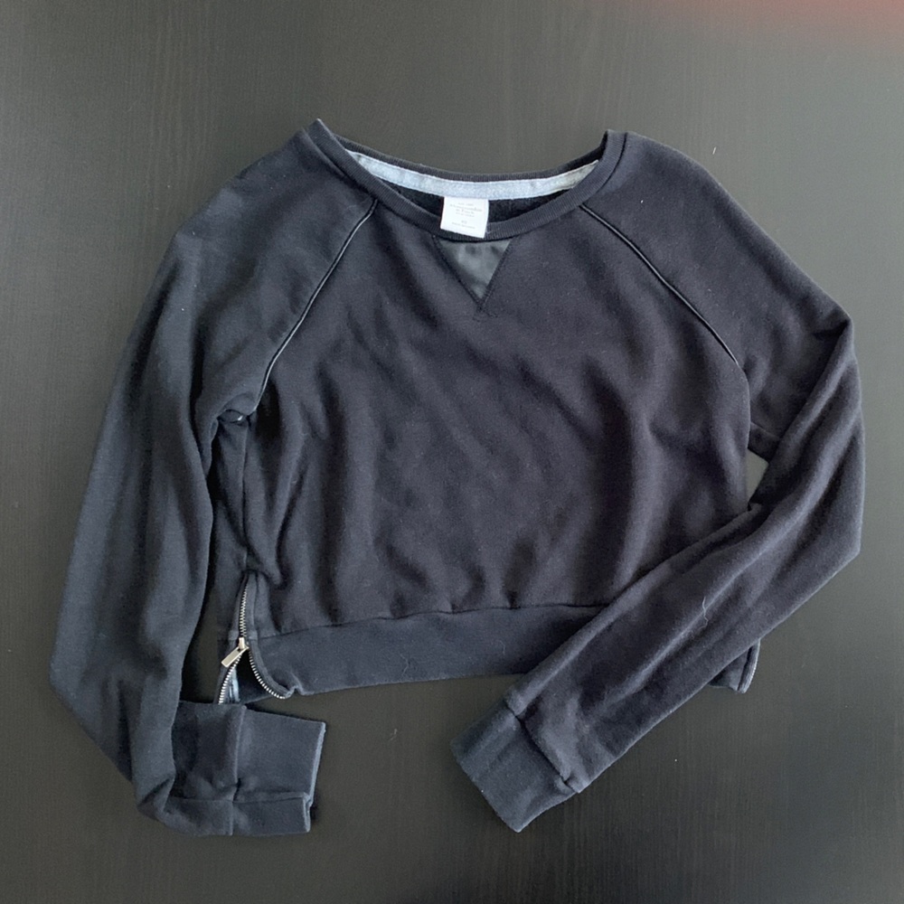 Black Cropped Long Sleeve Top